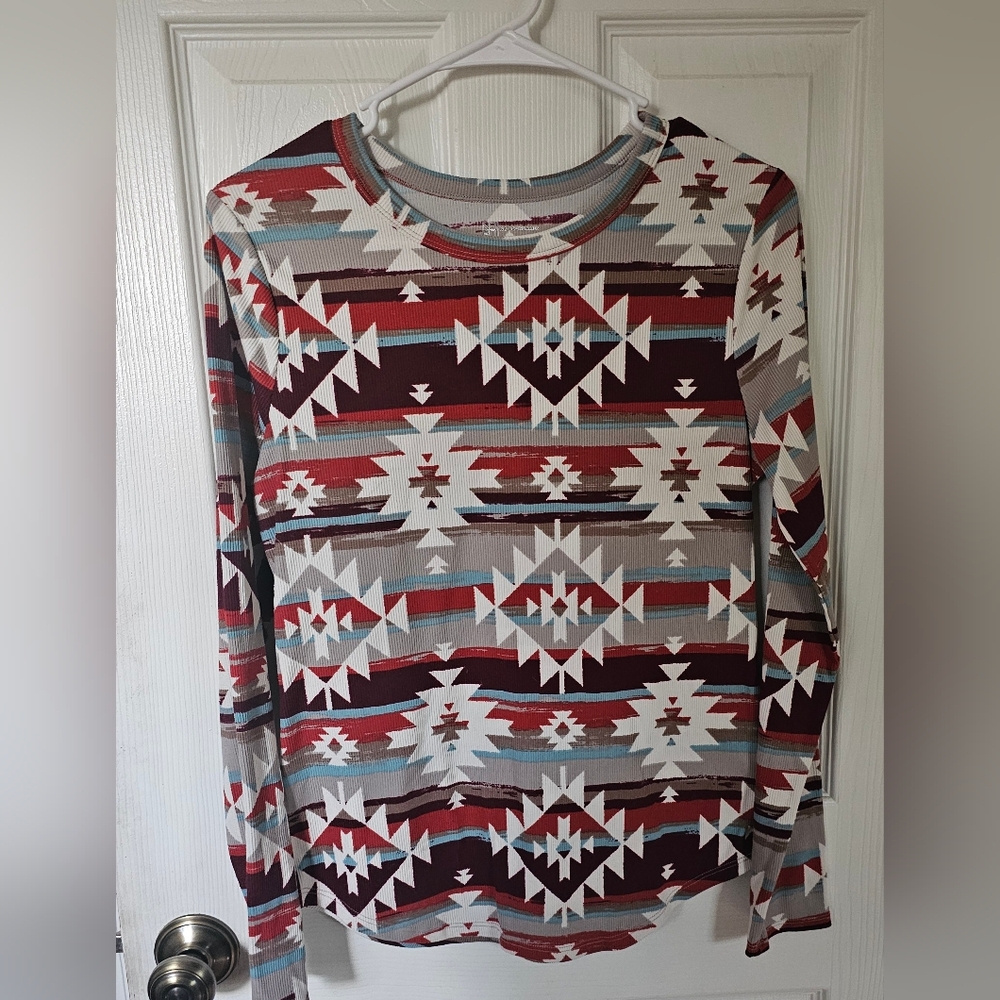 No Boundaries, EUC Multicolor Southwest, Aztec style long sleeve shirt.